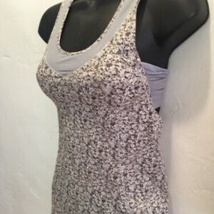 Lululemon top gray florals turbo size 4